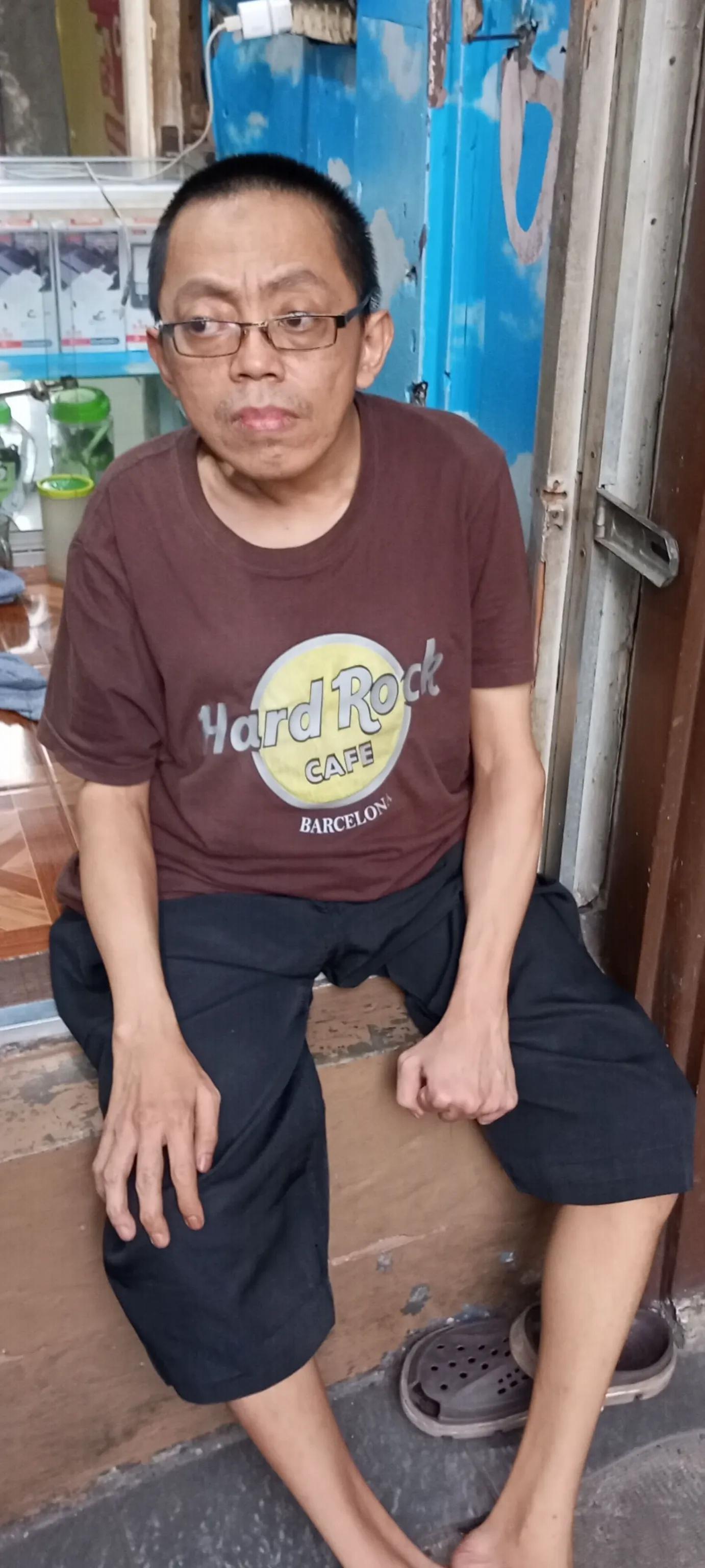 donasi-nama-saya usep sopyan berusia 42 tahun tinggal di