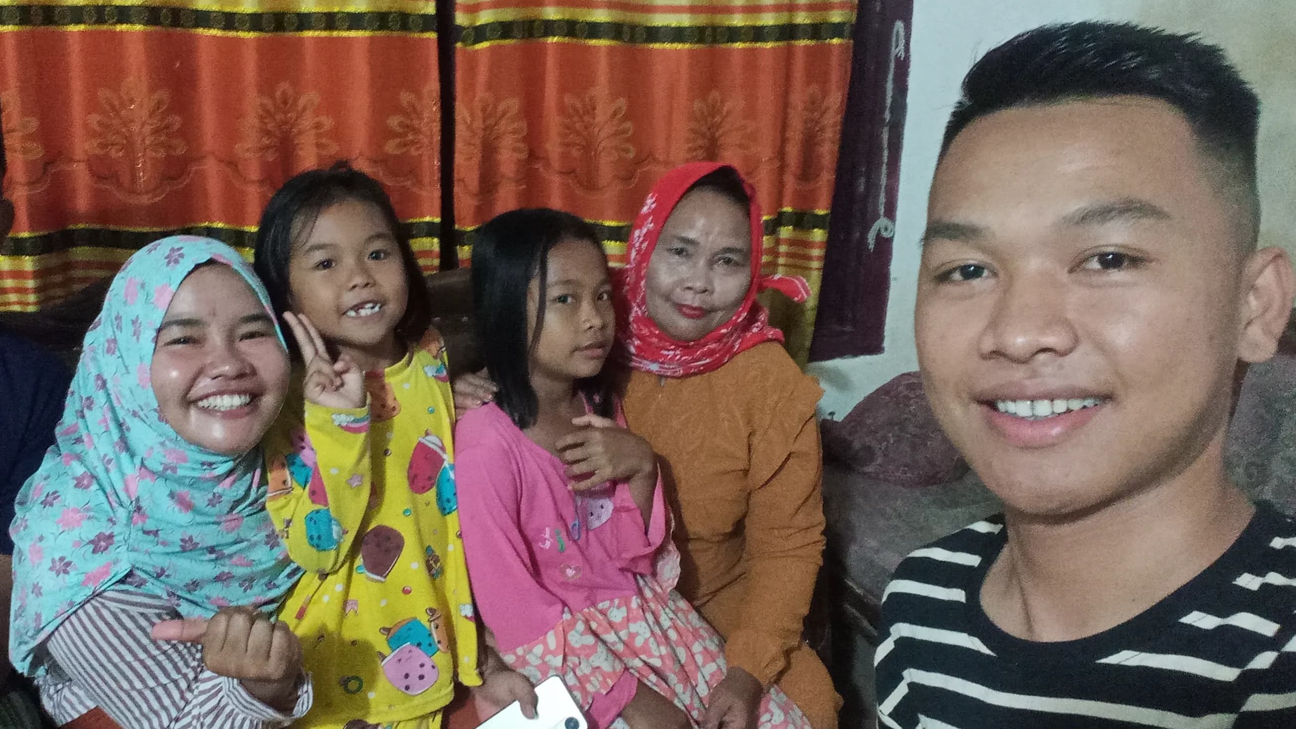 donasi-saya-sebagai adik kandung pasien, memohon dengan t