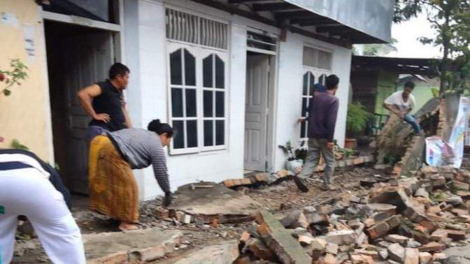 Bantu korban Terdampak gempa cianjur
